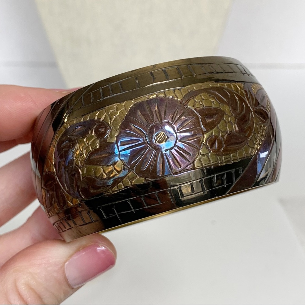 Chunky mixed metal tones bangle bracelet  etched floral design iridescent classy